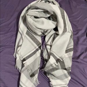 Like New Just Cozy Blanket Scarf